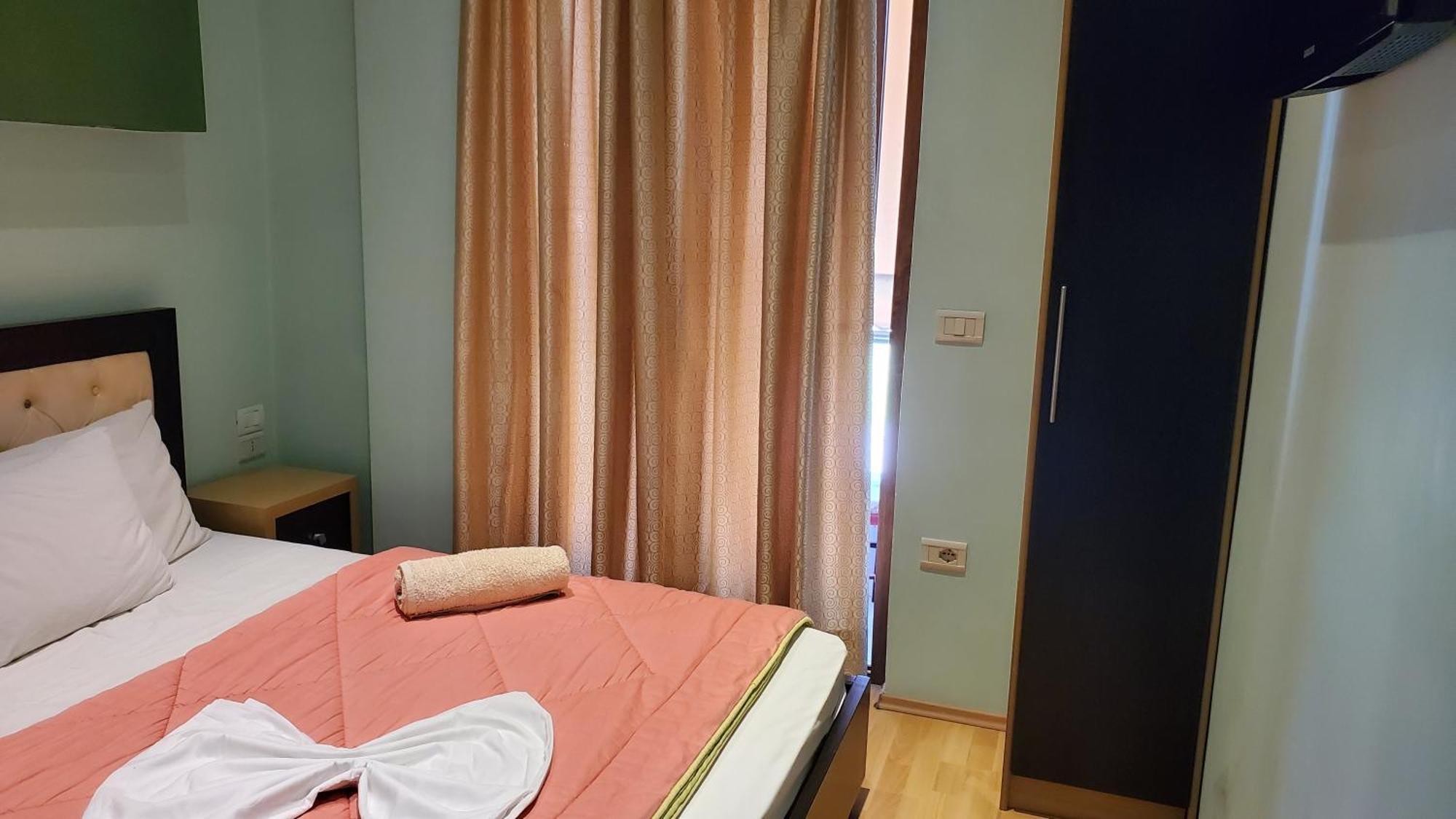 Hotel Shehu Gjirokastër Esterno foto